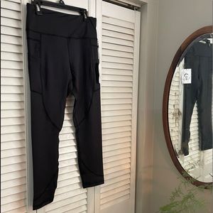 ZYIA Black Pocket Light n Tight Hi-Rise 7/8 24”